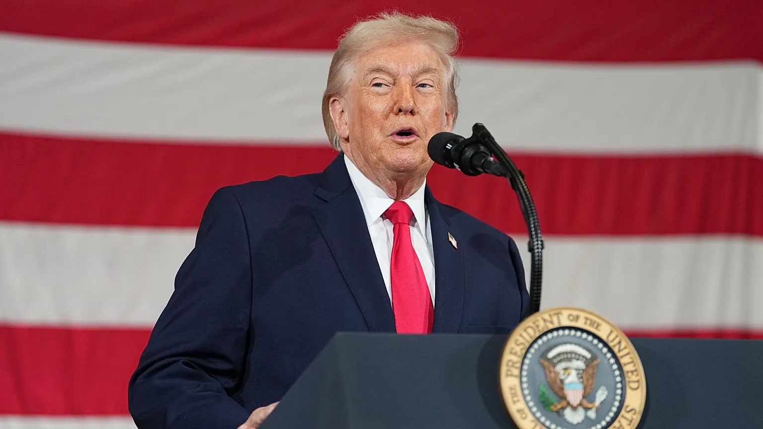 ترامپ: بررسی اعزام نیروهای زمینی امریکا به ایران اتلاف وقت است