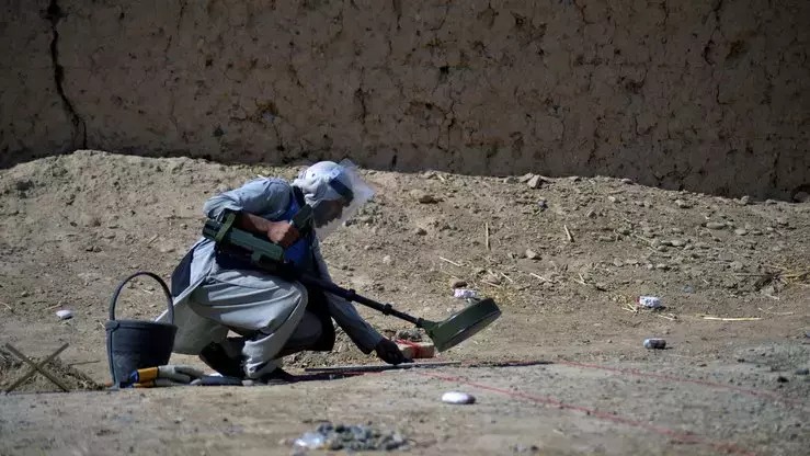 «ماین‌های باقی‌مانده از جنگ جان دو نوجوانم را گرفت»