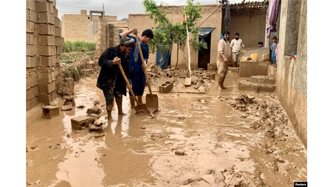 آسیب‌دیدگان سیلاب‌ها: طالبان به وضعیت ما رسیدگی نمی‌کنند