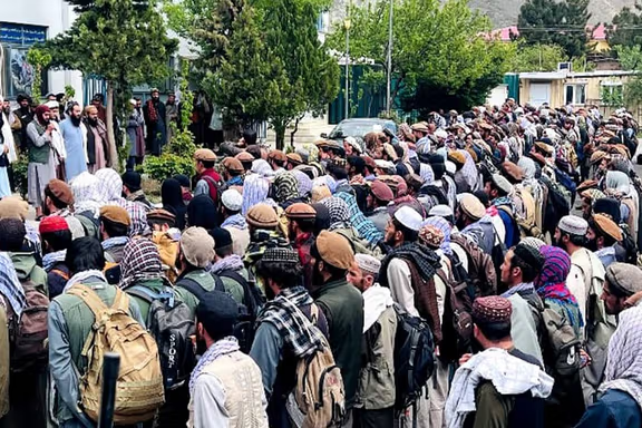 گروه طالبان هزاران جوان پنجشیری را به جنگ پاکستان می‌فرستد