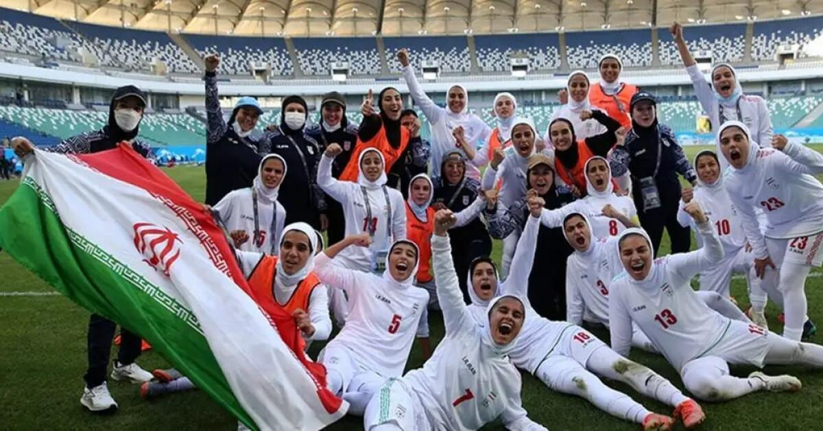 ترامپ به استرالیا: به اعضای تیم فوتبال زنان ایران پناهندگی دهید، برگردند کشته خواهند شد