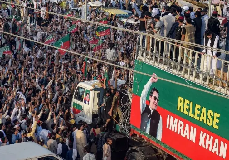 اعتراض برای عمران خان