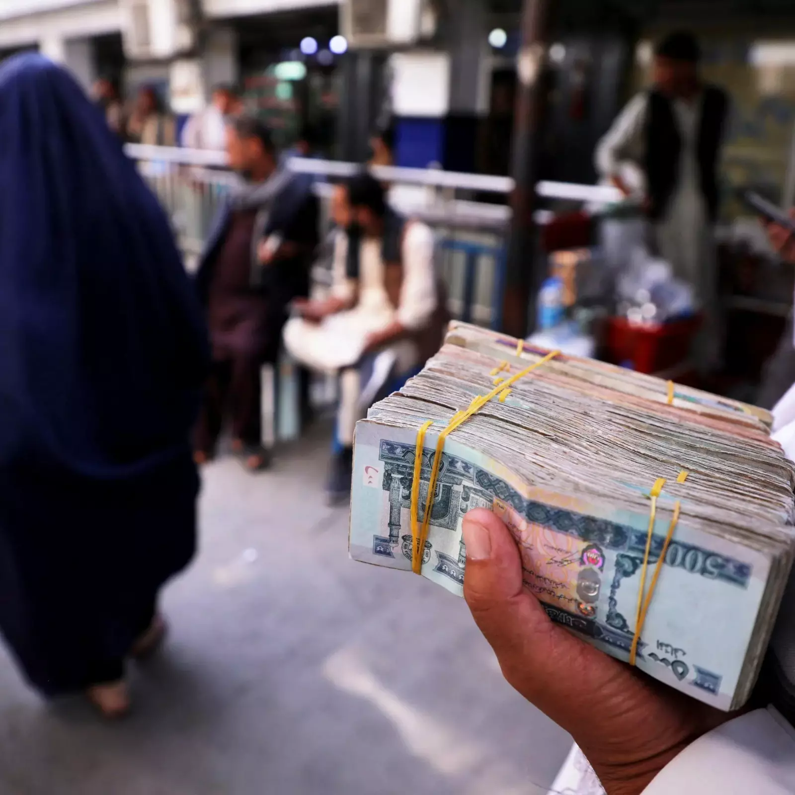 افغانستان؛ پنج سال زیر حاکمیت طالبان: فروپاشی اقتصادی در سطح خانواده‌ها و تشدید بحران انسانی