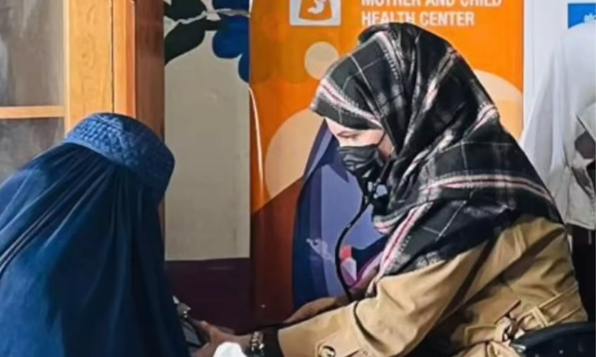 پرستار نجات‌بخش زنان کنر با کودک‌اش در حمله نیروهای پاکستانی جان باخت