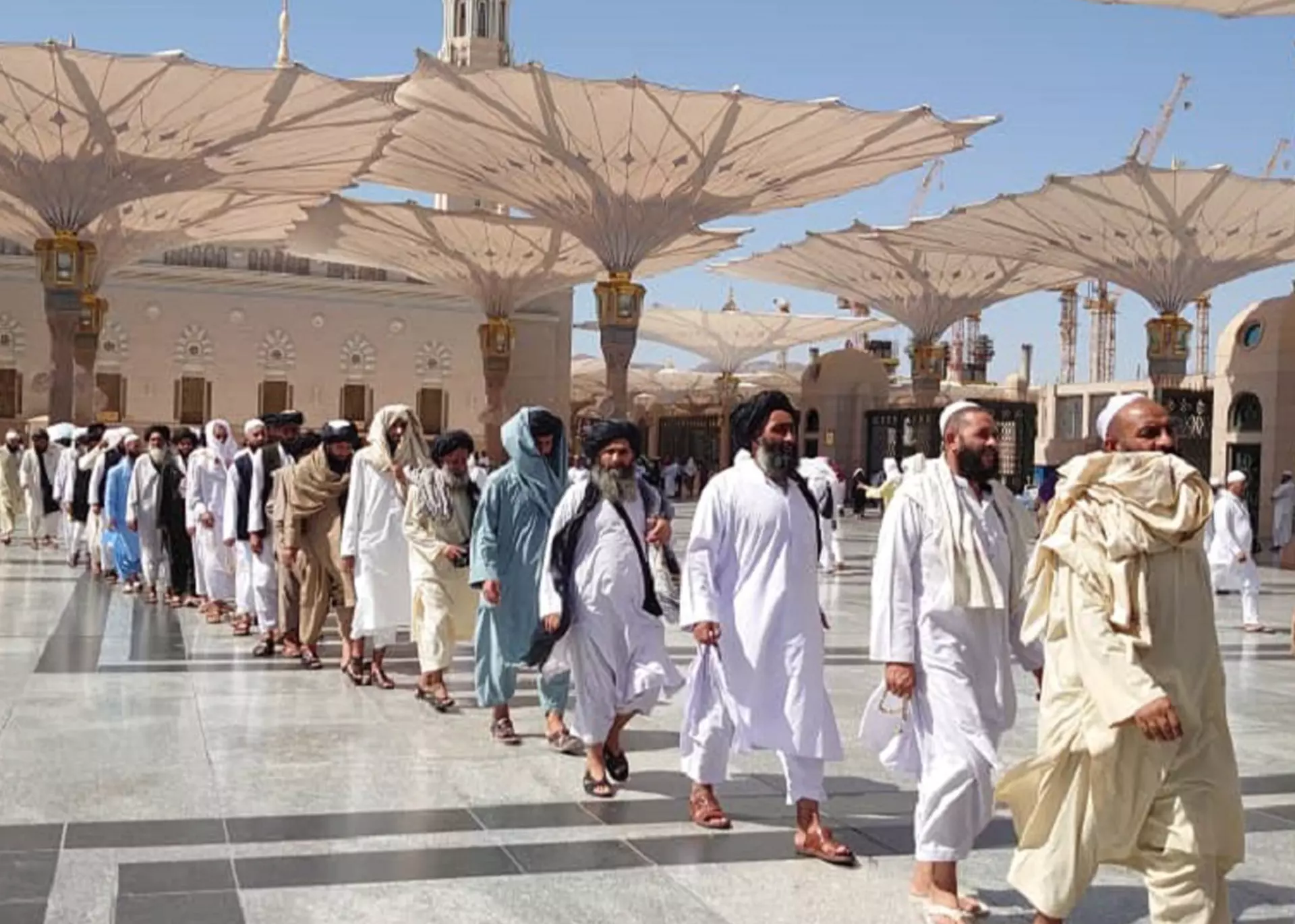 زائران افغانستانی از فساد مالی و ضعف آموزشی طالبان در حج شکایت دارند