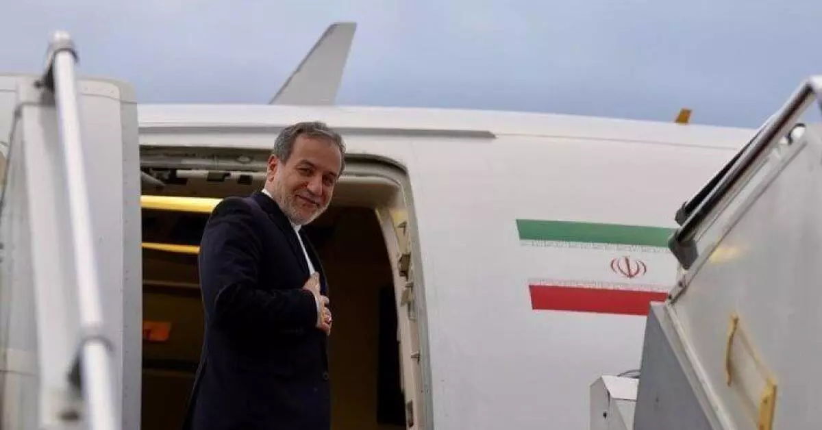 وزیر خارجه ایران از مسقط به اسلام‌آباد برگشت