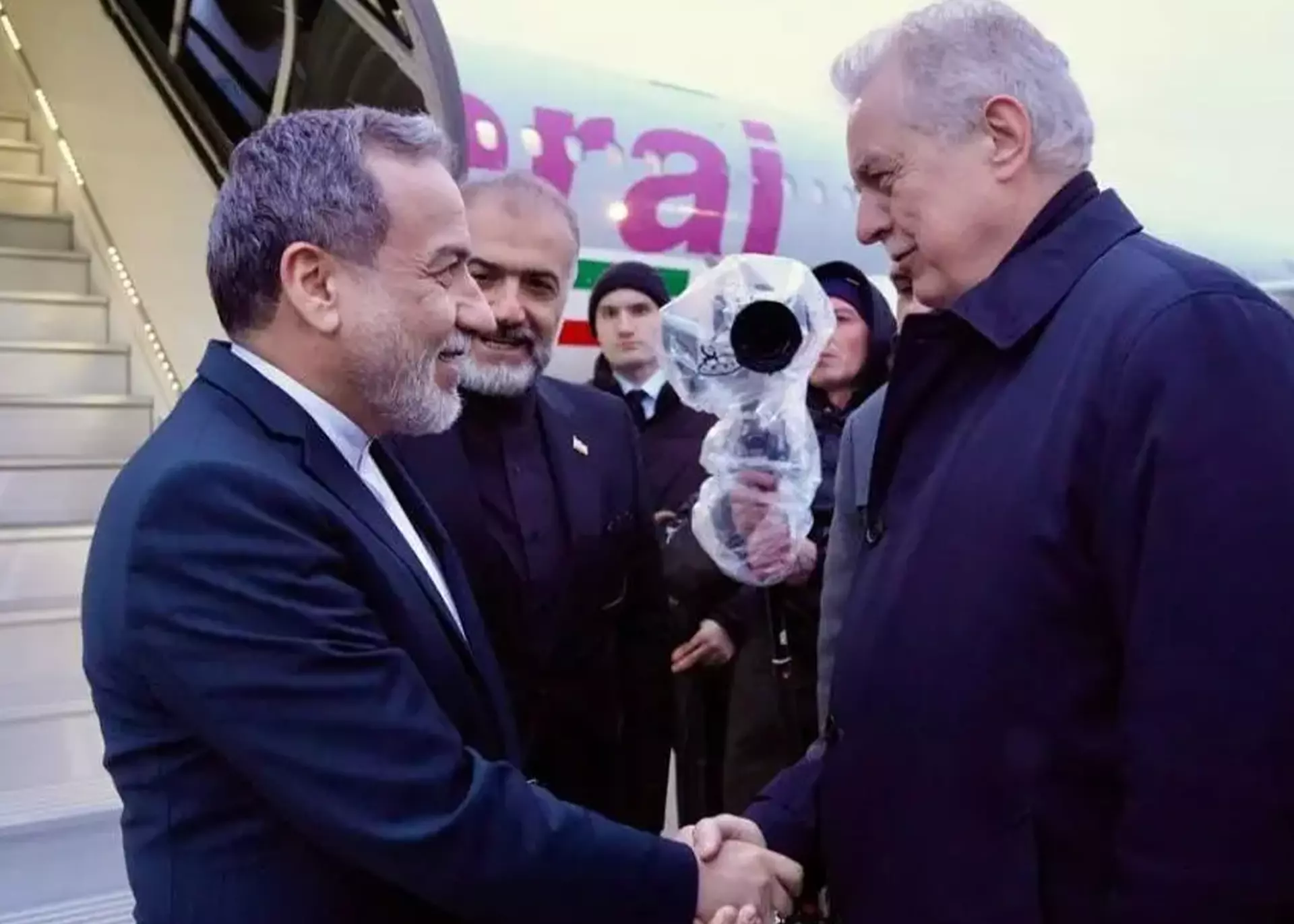 وزیر خارجه ایران وارد سن‌پترزبورگ روسیه شد