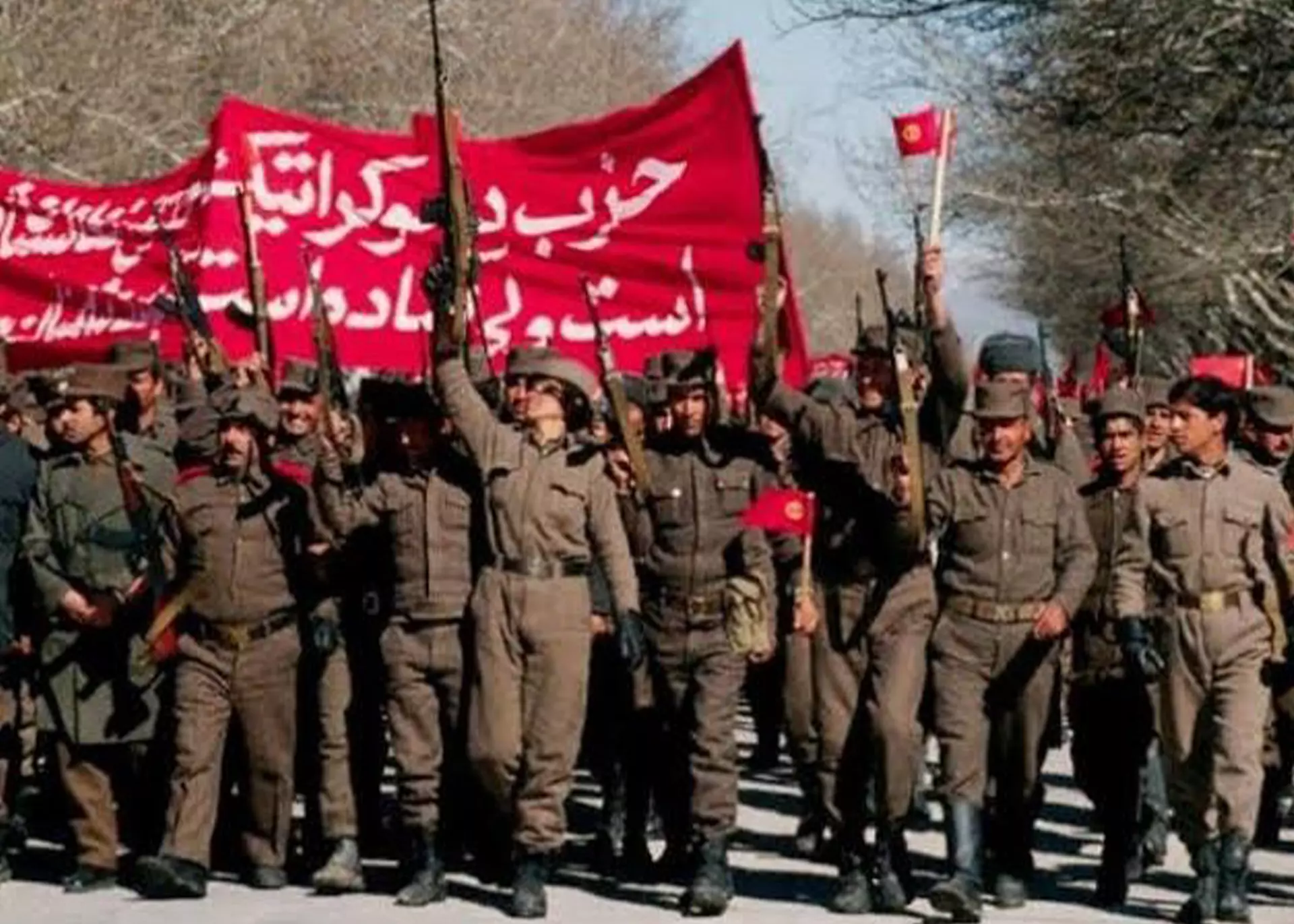 طالبان هفتم ثور را محکوم و هشتم ثور را «روز پیروزی» خواندند