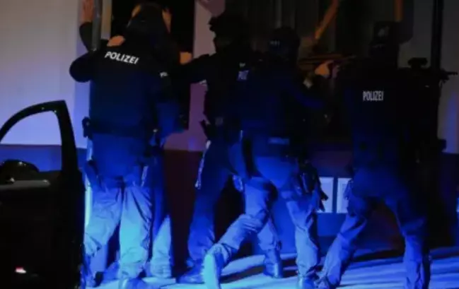 دو نوجوان افغانستانی در اتریش هنگام سرقت از یک فروشگاه بازداشت شدند