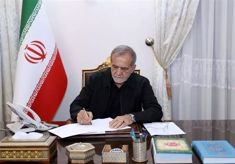پزشکیان مصوبه‌ی اتصال مجدد انترنت ایران را ابلاغ کرد