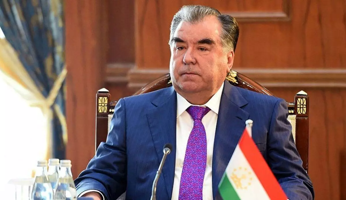 رییس جمهور تاجیکستان برای بهبود آموزش «رسم خط فارسی» فرمان صادر کرد