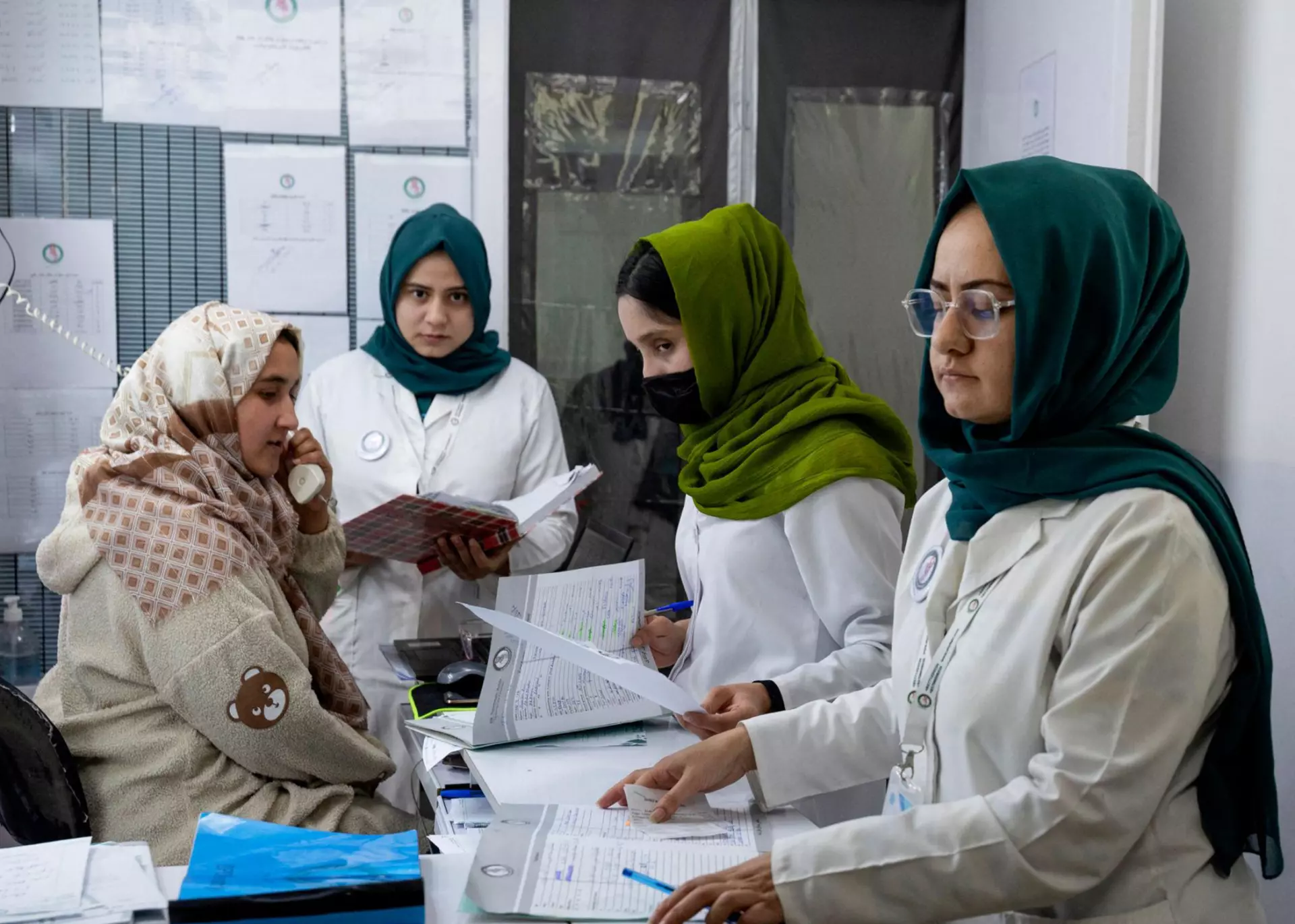 طالبان محرم را شرط کار زنان در مراکز صحی کردند