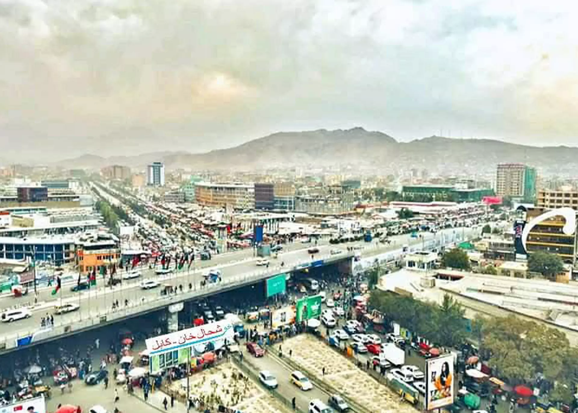 افغانستان در بحران اقتصادی؛ طالبان مسجد ۲۰ هزار نفری در غرب کابل می‌سازد