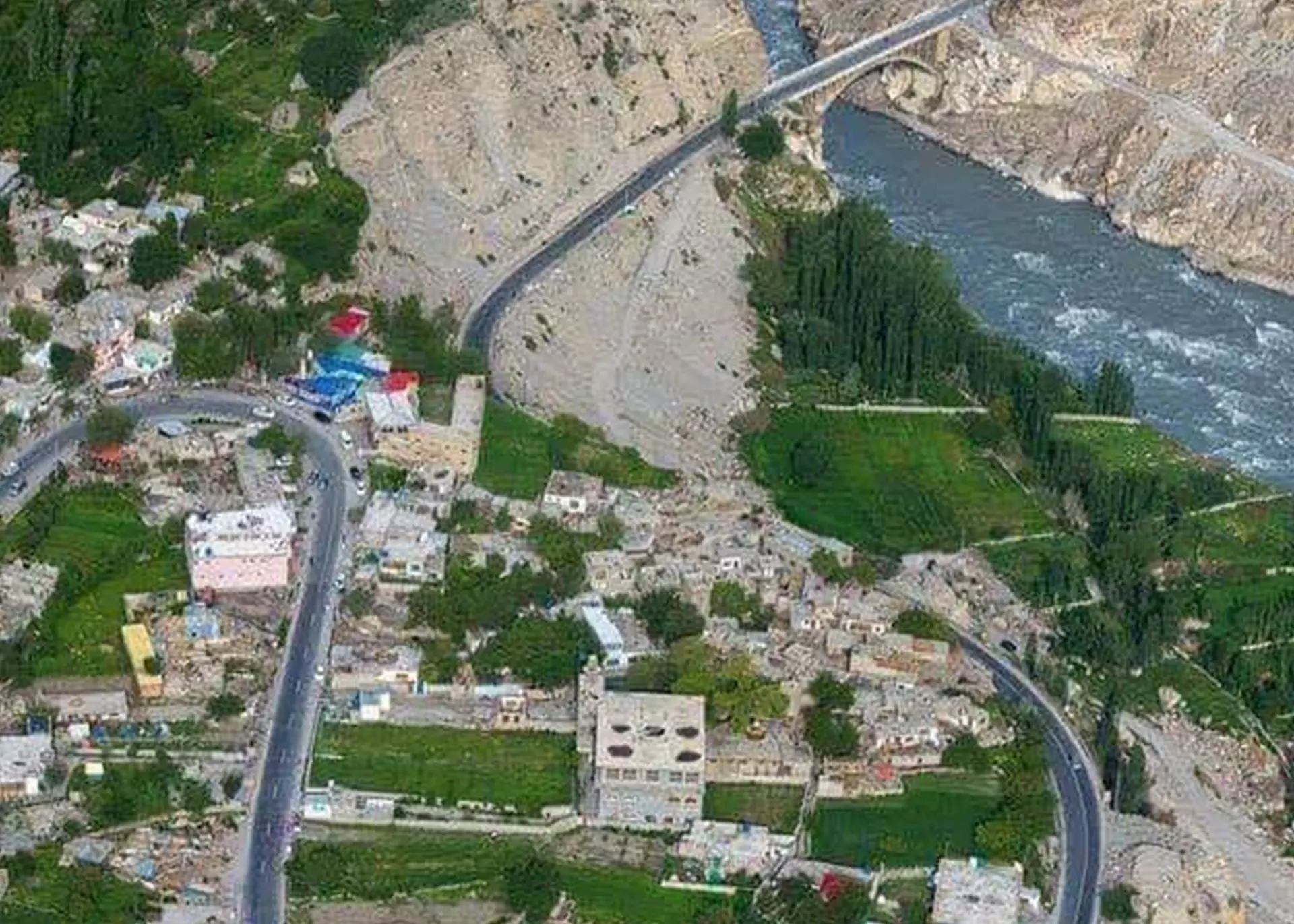 محدودیت‌ها زیر نام «امر به معروف»؛ طالبان ورود زنان گردشگر به پنجشیر را ممنوع کرده‌اند