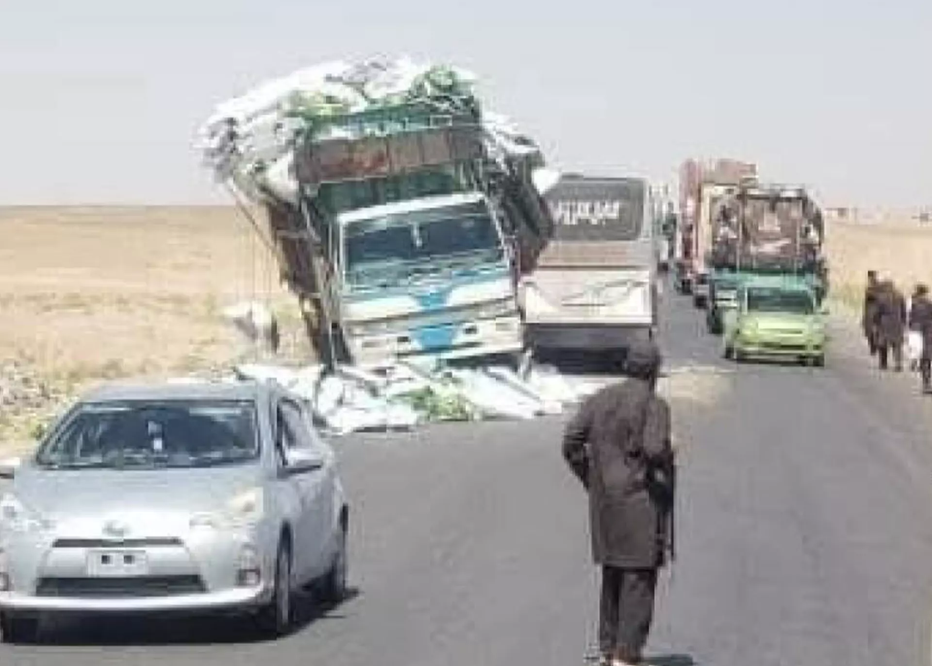 برخورد اتوبوس و موتر باربری در هلمند؛ دست‌کم پنج نفر کشته و ۱۶ تن زخمی شدندش