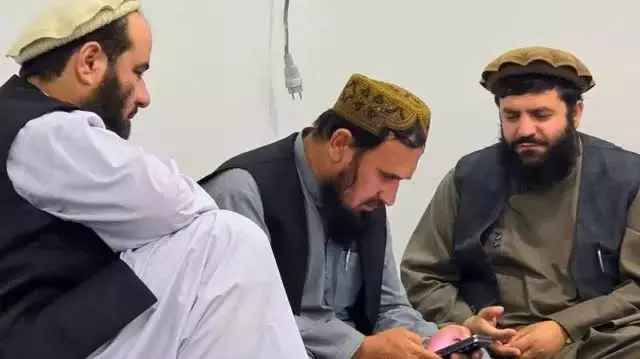 فصیح‌الدین فطرت برای مذاکره با فاتح به بدخشان رفته است