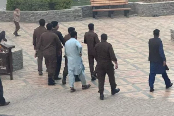 پولیس اسلام‌آباد: مهاجران افغانستان بااسناد و بی‌اسناد همگی فیصل‌تاون را ترک کنند