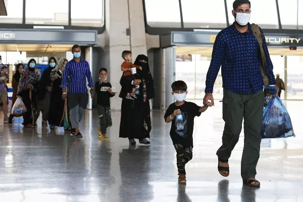 بریتانیا روند ویزای افغانستانی‌های واجد شرایط را به کشورهای ثالث منتقل کرد