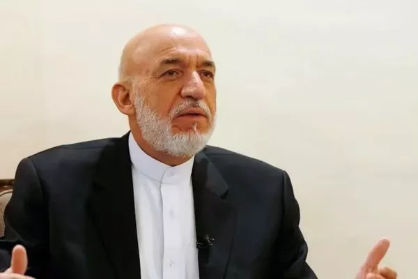 کرزی در واکنش به گزارش یونیسف: بازگشایی مکاتب و دانشگاه‌ها به روی دختران ضروری است