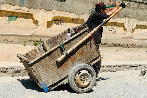 روز جهانی کارگر؛ چالش‌ها، امیدها و صدای خاموش زحمت‌کشان افغانستان
