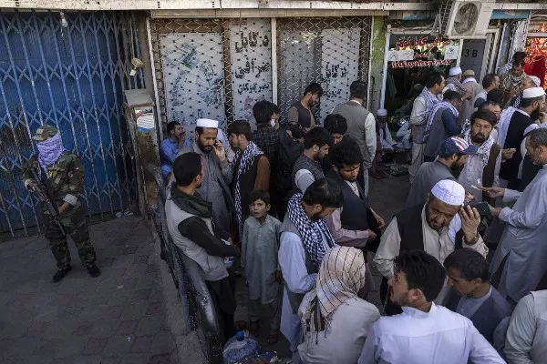 یک مراجعه ساده برای حواله، به مرگ ختم شد