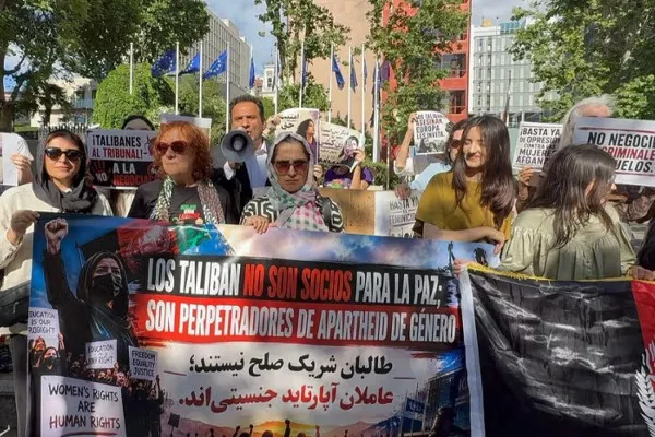 معترضان در مادرید: تعامل اروپا با طالبان به معنای نادیده گرفتن حقوق زنان افغانستان است