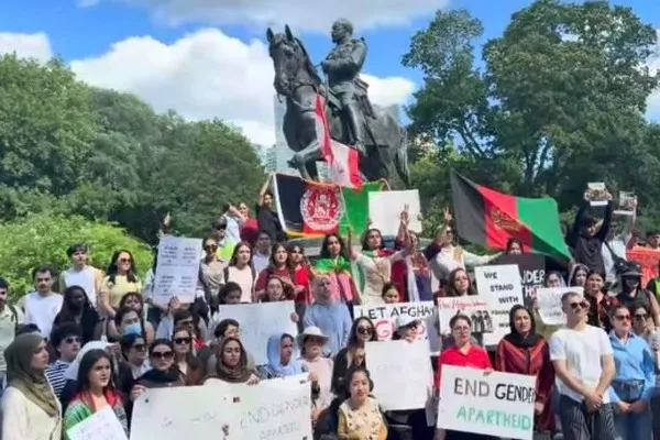 مهاجران افغانستانی در تورنتو خواستار توقف سرکوب اعتراض‌های هرات شدند