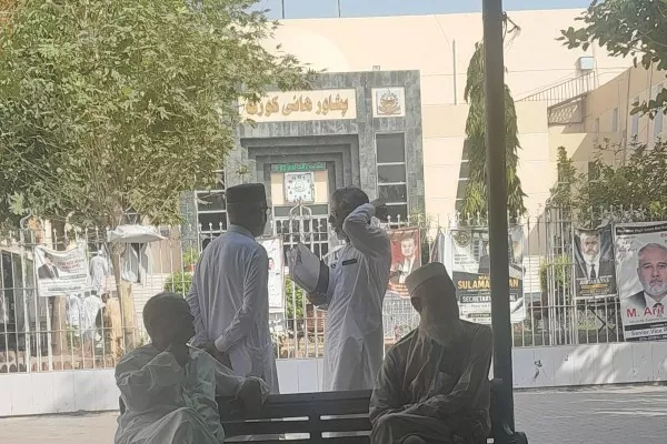 دادگاه عالی پیشاور؛ آخرین امید افغانستانی‌هایی که نمی‌خواهند از پاکستان اخراج شوند