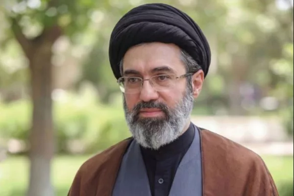 رهبر ایران: انتقام خون پدرم حتما باید گرفته شود
