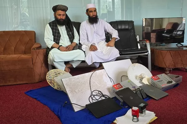 طالبان در خوست دو دستگاه انترنت استارلینک را ضبط و سه نفر را بازداشت کردند