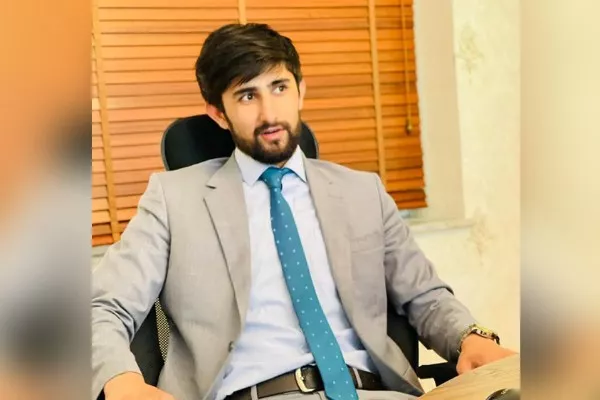 حمید فرهادی، روزنامه‌نگار، بعد دو سال از زندان طالبان آزاد شد