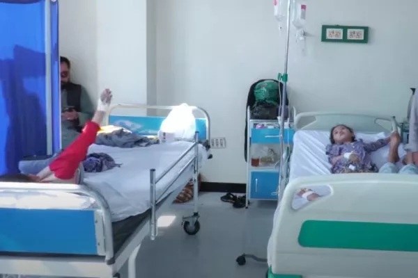 مسمومیت در غرب کابل؛ باشندگان دو شهرک همجوار با منبع آب مشترک متأثر شده‌اند
