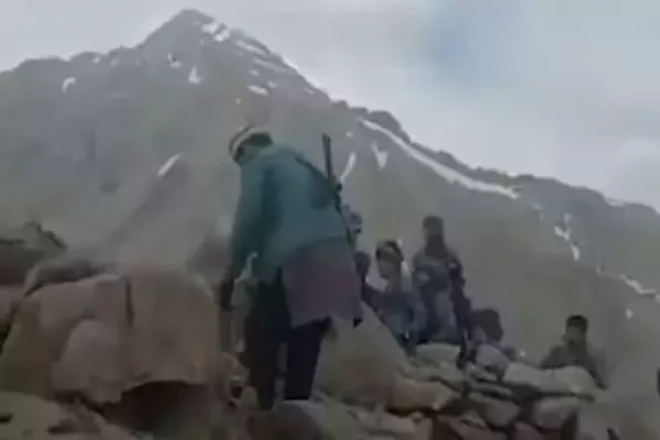 جبهه آزادی از ادامه‌ درگیری با طالبان در زیباک بدخشان خبر داد