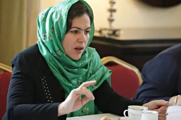 فوزیه کوفی: طالبان از زبان فارسی می‌ترسند