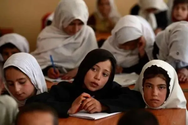 بحران سوادآموزی در افغانستان؛ از هر ۱۰ کودک ۱۰ ساله، ۹ کودک مهارت خواندن ندارند