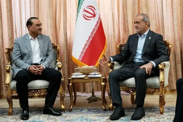 پزشکیان در دیدار با منیر: مشکلات منطقه ناشی از خوی جنگ‌طلبی امریکا است
