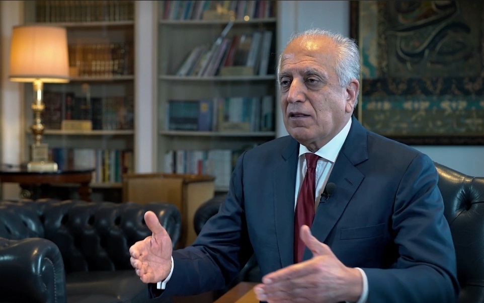 زلمی خلیل‌زاد: پاکستان و طالبان برای رفع بحران موجود باید مذاکره کنند