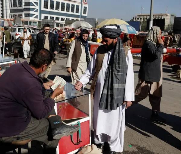 طالبان غرفه‌های صرافی سرای شهزاده کابل را جمع‌آوری کردند