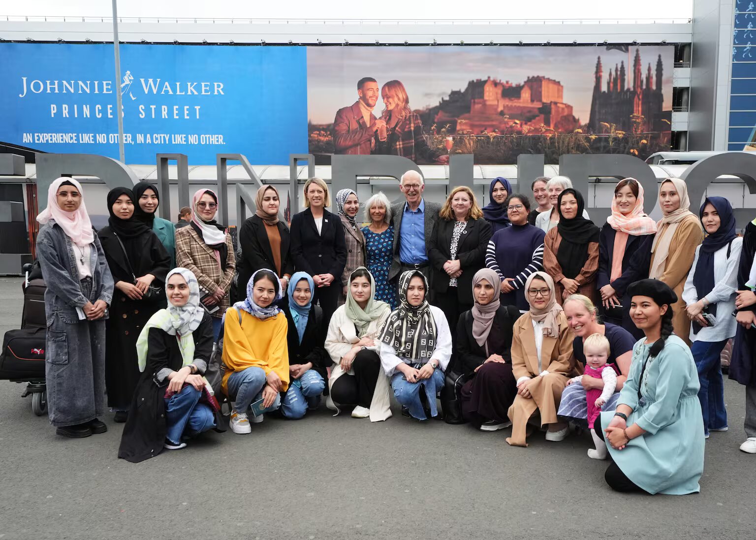 منع آموزش دختران توسط طالبان؛ ۱۹ دختر برای ادامه تحصیل به اسکاتلند رفتند