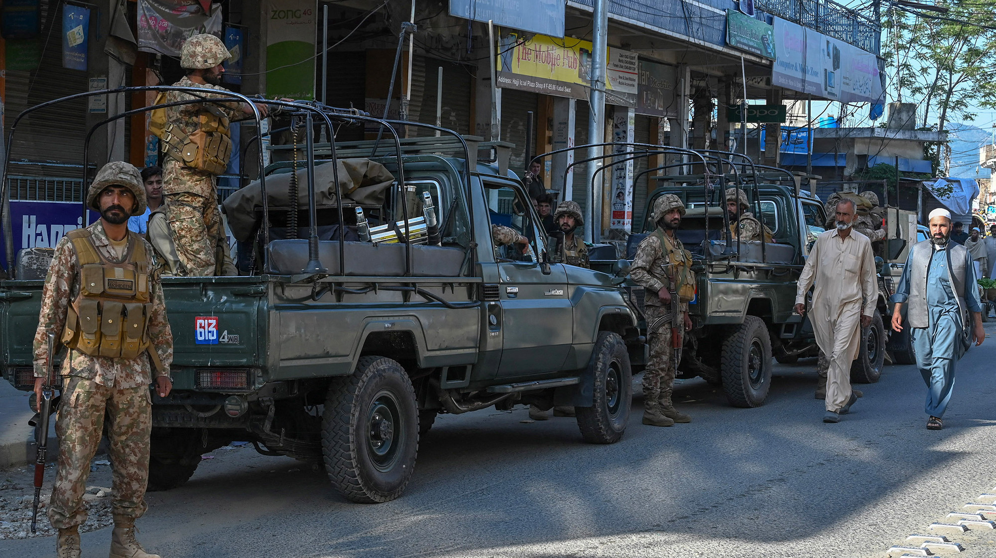 ۳۵ سرباز ارتش پاکستان در درگیری‌ها با گروه تحریک طالبان پاکستانی(تی‌تی‌پی) در دره تیره خیبر پختونخوا کشته شدند.