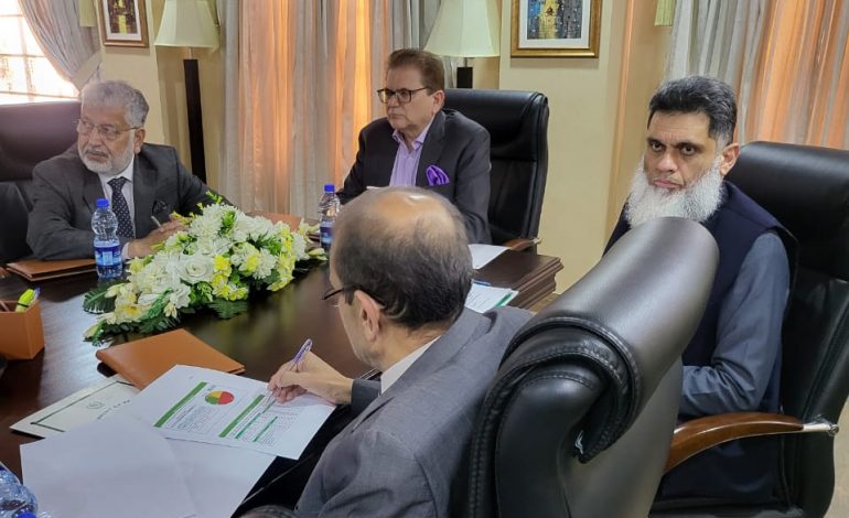 پاکستان به دانشجویان افغانستان ۴۵۰۰ بورسیه تحصیلی می‌دهد