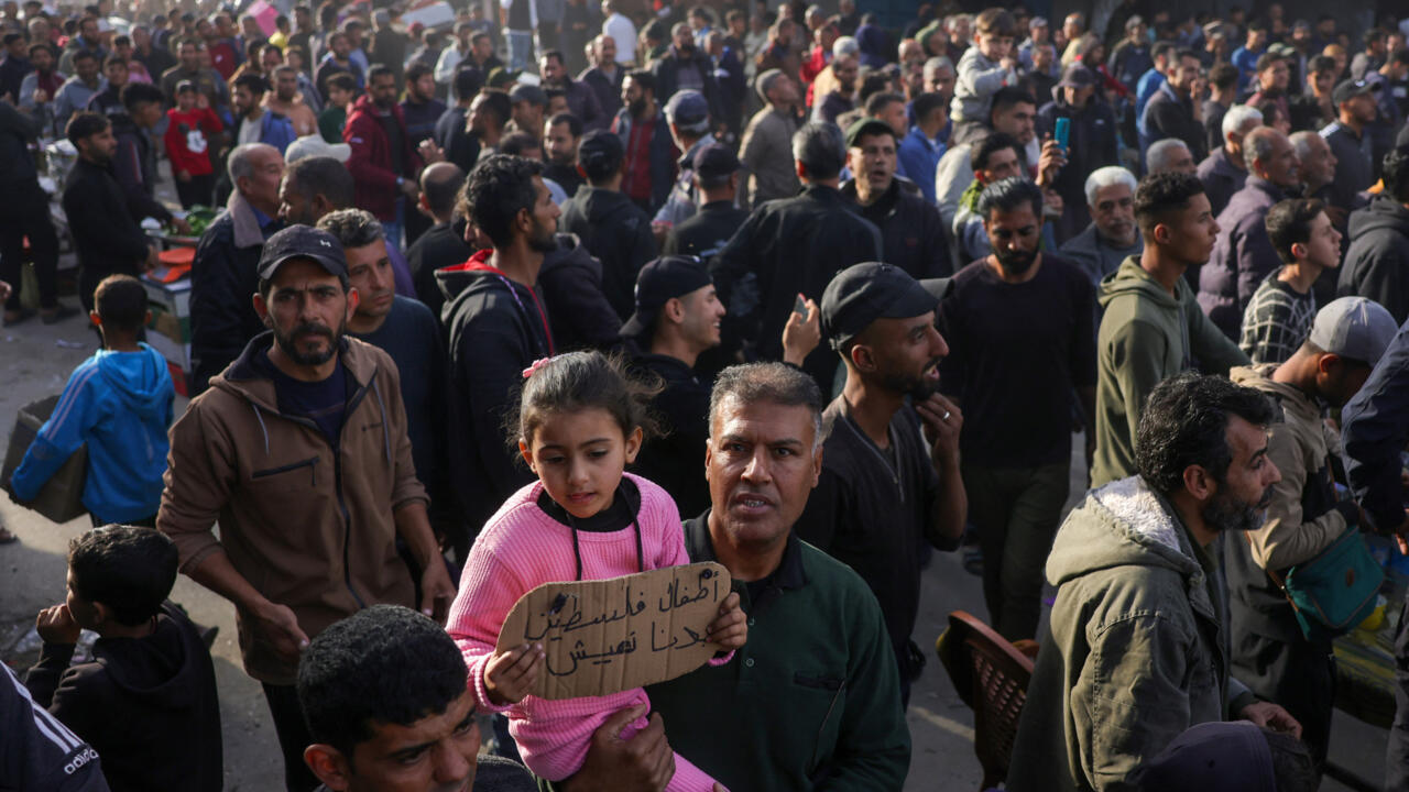 شماری از باشندگان غزه علیه حماس اعتراض کردند