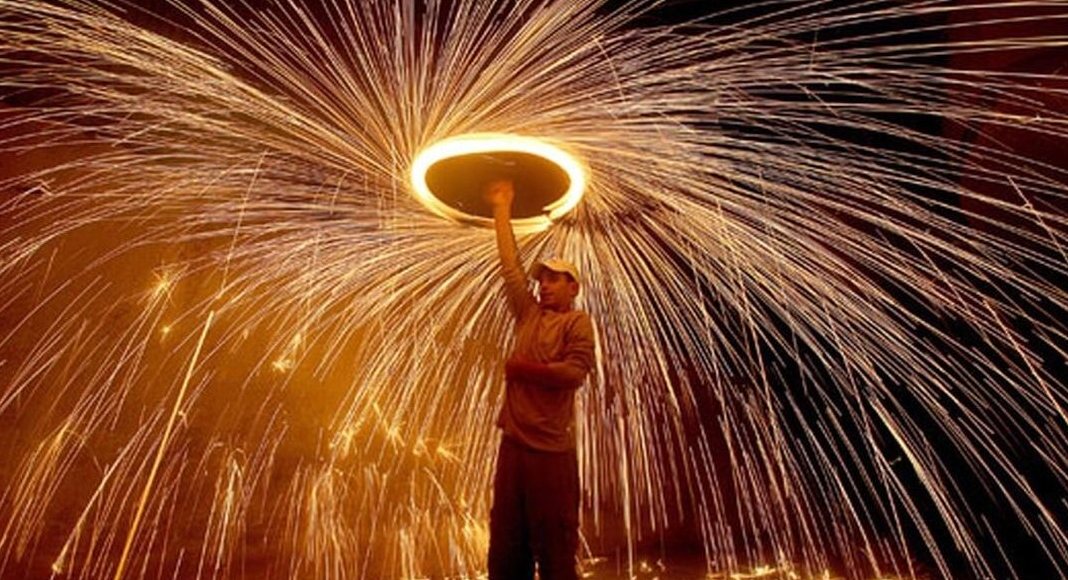 شادی‌های مرگبار در ایران؛ در چهارشنبه سوری و نوروز ۳۰۰ نفر کشته و ۱۳ هزار نفر زخمی شدند
