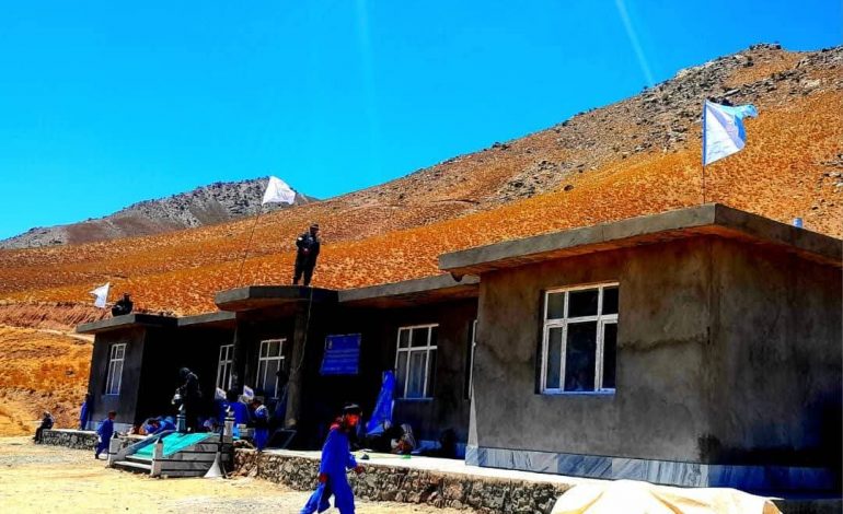 باشندگان روستایی در دایکندی با هزینه شخصی یک مکتب دخترانه ساخته‌اند