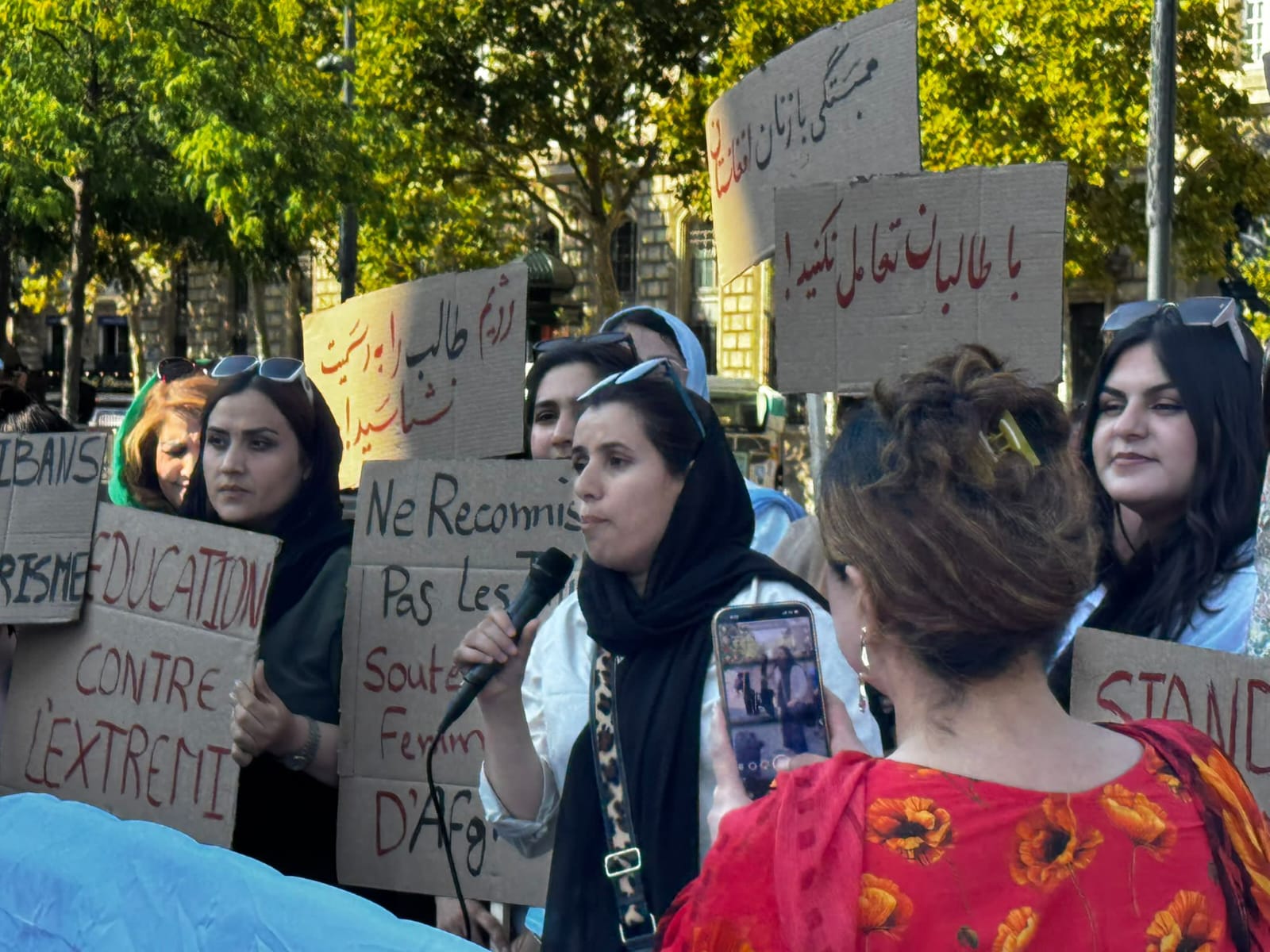 دیاسپورای افغانستان در فرانسه: روند خطرناک مشروعیت‌بخشی به طالبان جریان دارد