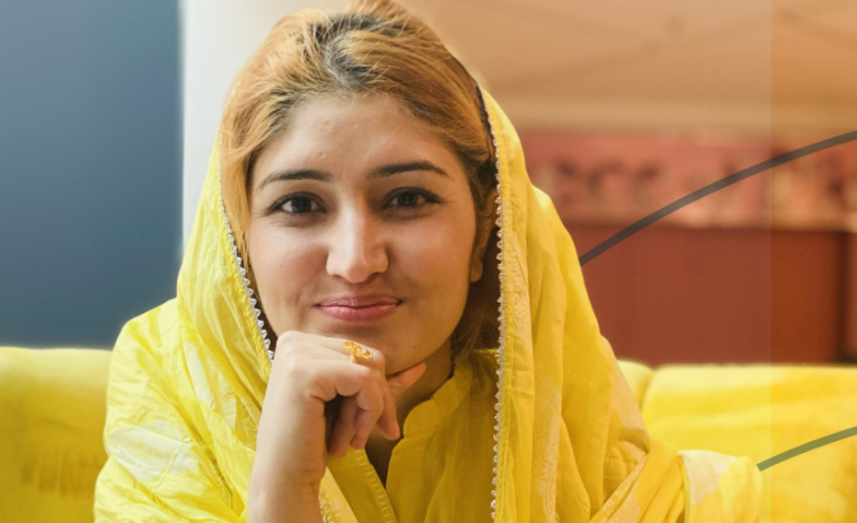 سلما نیازی جایزه روزنامه‌نگاری مجمع جهانی رهبران جوان را گرفت