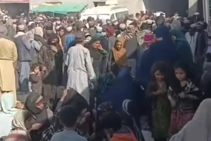 بازگشایی مرز چمن-اسپین بولدک؛ ماموران پاکستانی از مهاجران اخاذی می‌کنند