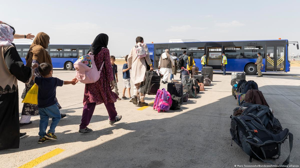 نزدیک به ۲۰۰ پناهجوی افغانستانی از پاکستان به آلمان منتقل شدند