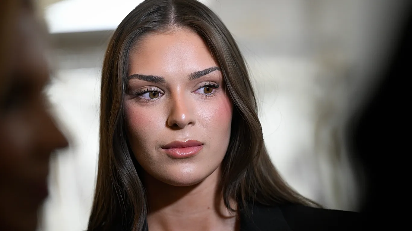 چگونه دختر شایسته فنلند با ژست «چشم بادامی» کشورش را به جنجال انداخت؟