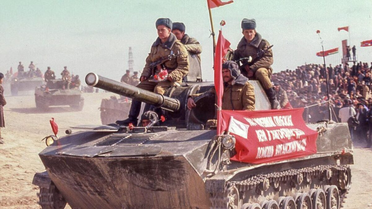 سالروز تهاجم شوروی به افغانستان؛ طالبان از مردم خواست برای حفاظت از رژیم این گروه آماده باشند